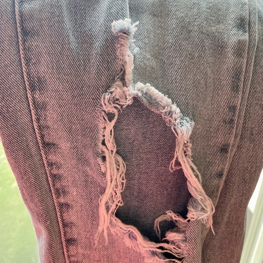 PacSun Vintage Ripped Mom Jeans - Picture 5 of 8